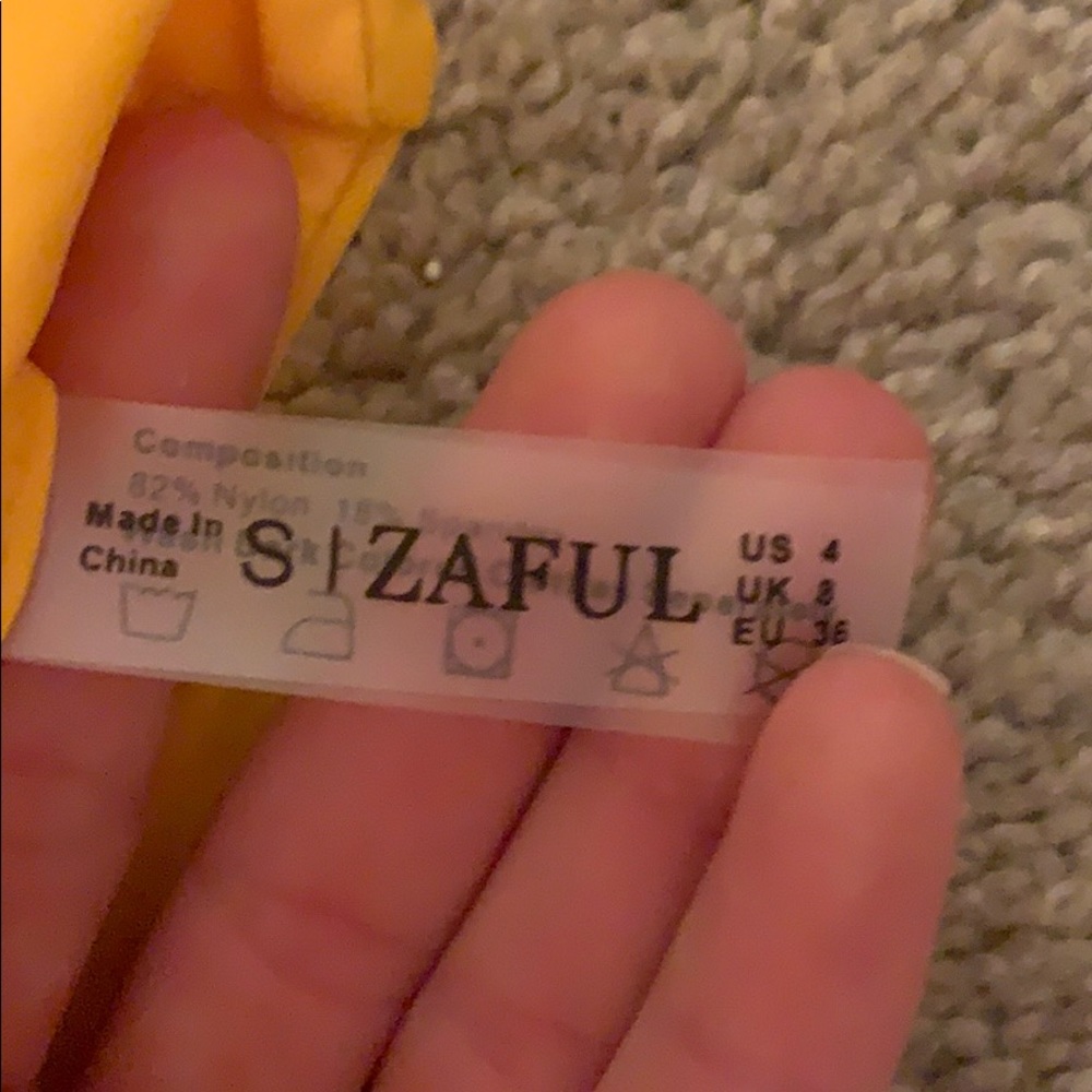 Bathing suits - Picture 3 of 7